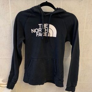 Black North Face pullover hoodie